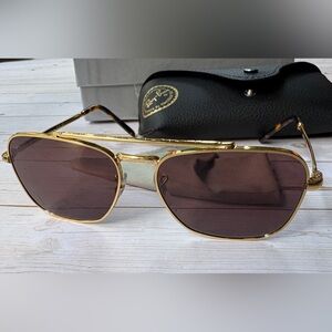 New in Box - Rayban Caravan gold frame sunglasses